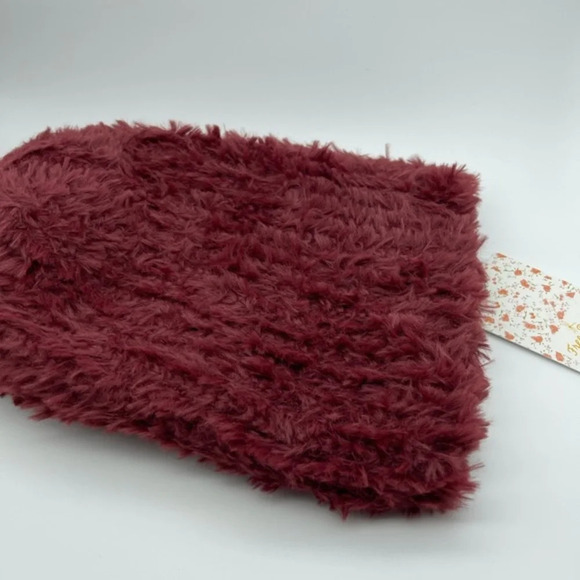 Free People - Head in the Clouds Fuzzy Beanie, Berry, NWT - Picture 4 of 6